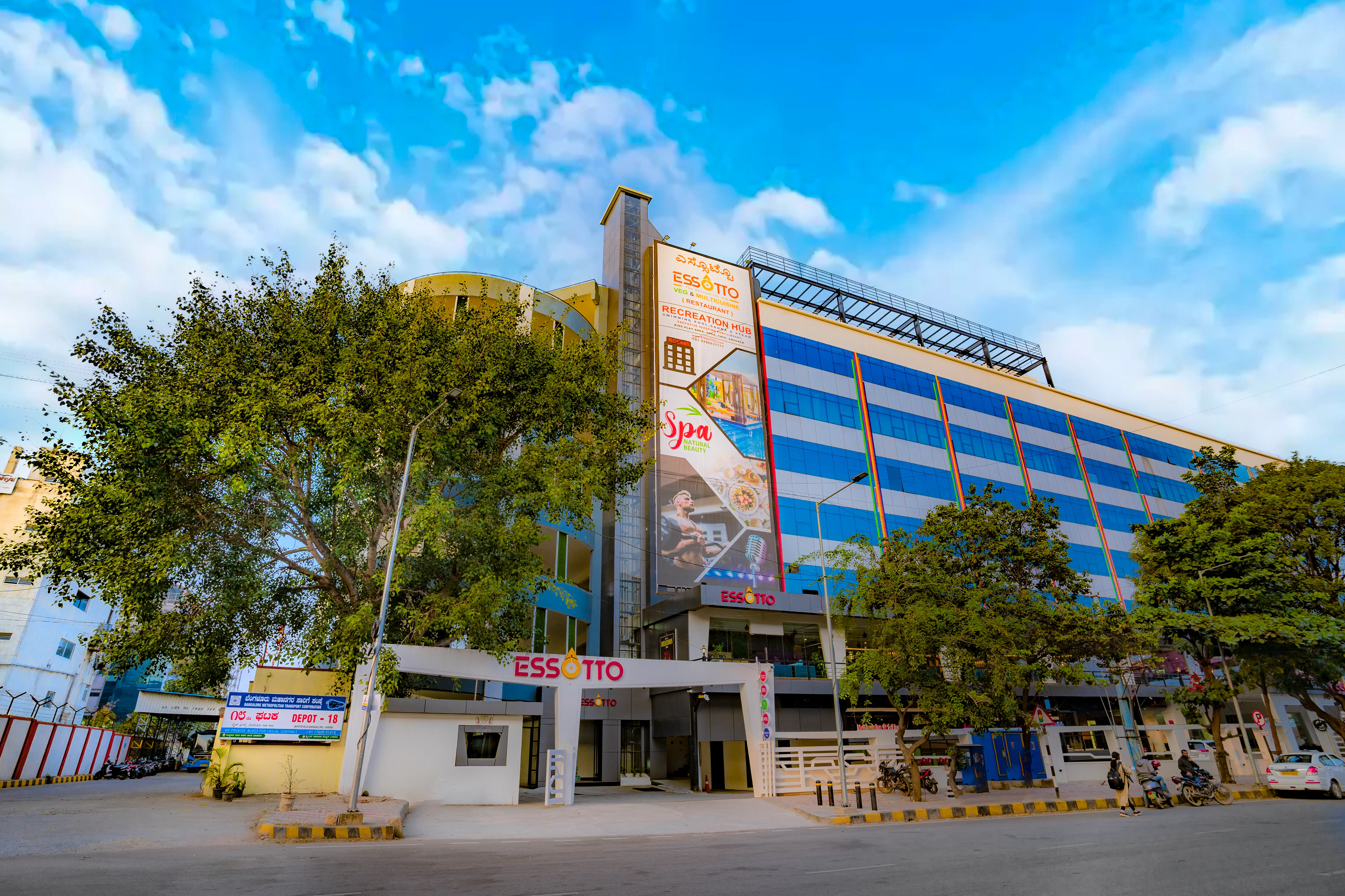 Where Business Meets
Luxury & Comfort