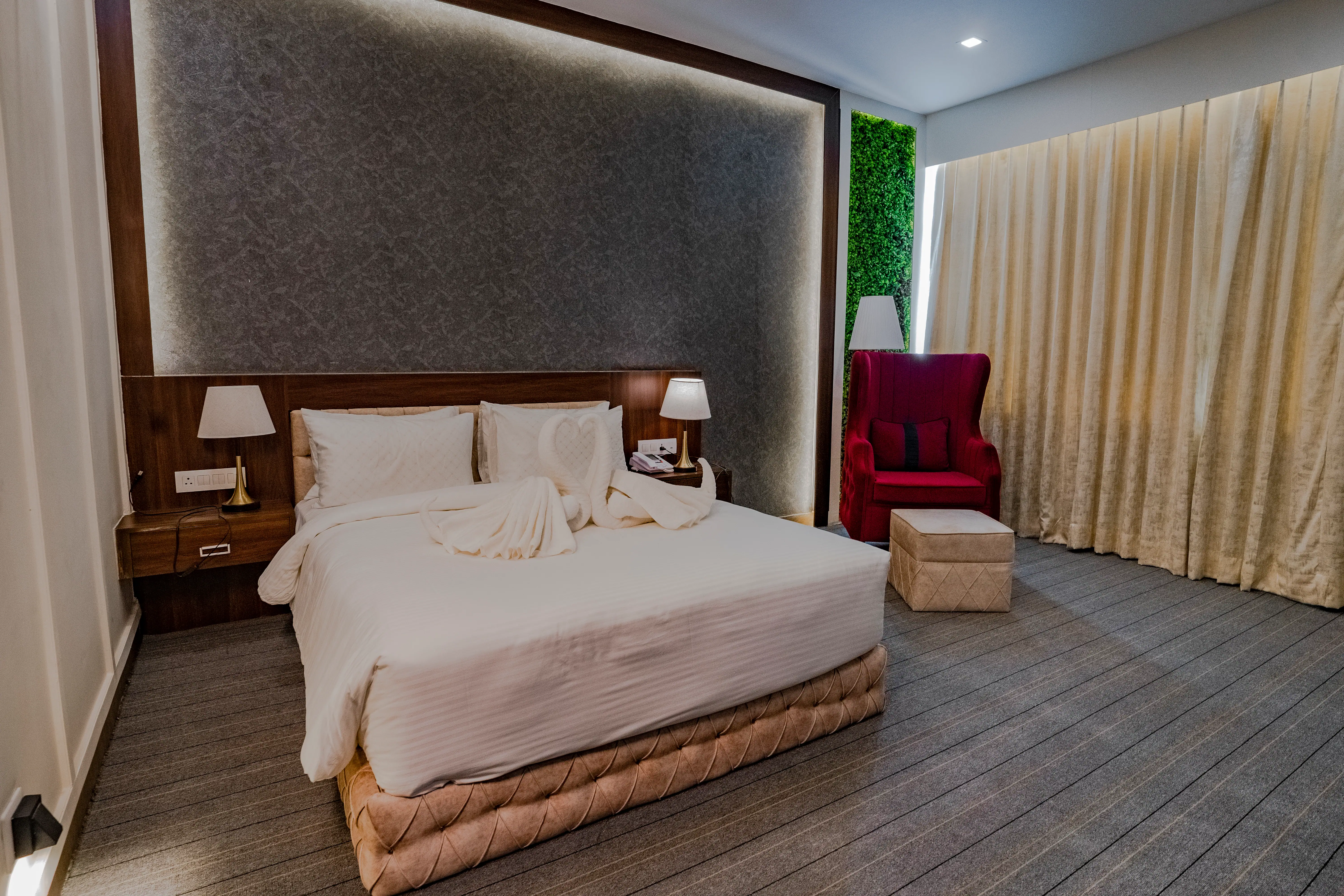 Deluxe Room (Queen/King)